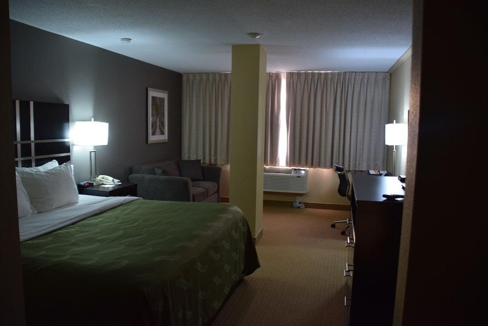Quality Inn Bracebridge Exterior photo