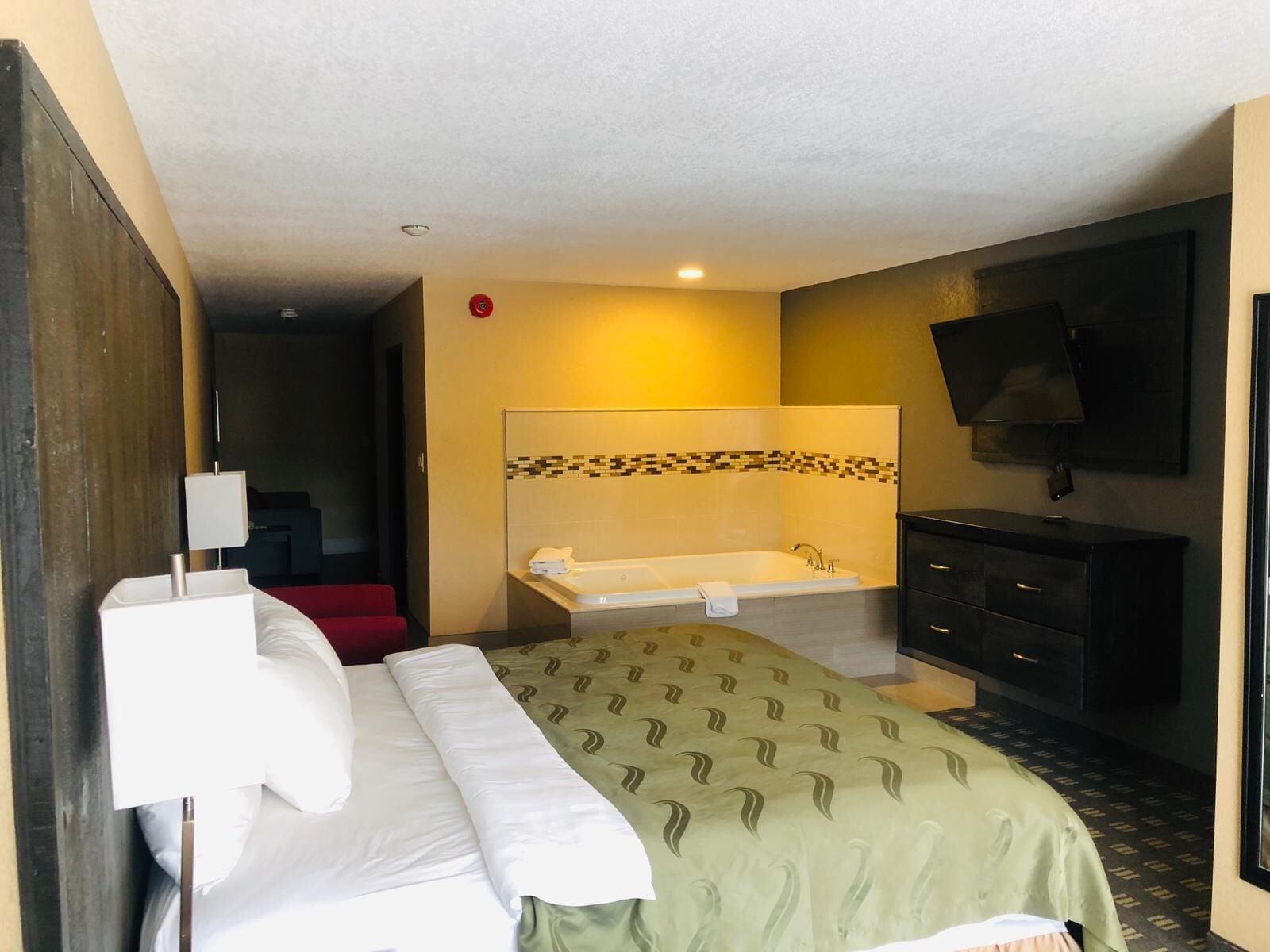 Quality Inn Bracebridge Exterior photo
