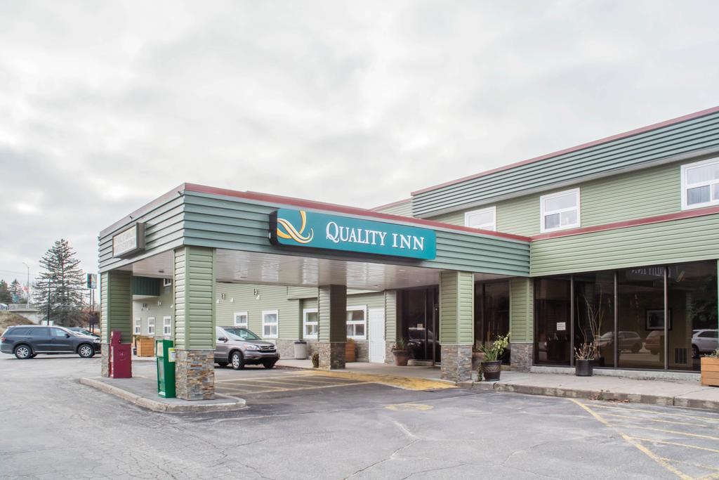 Quality Inn Bracebridge Exterior photo