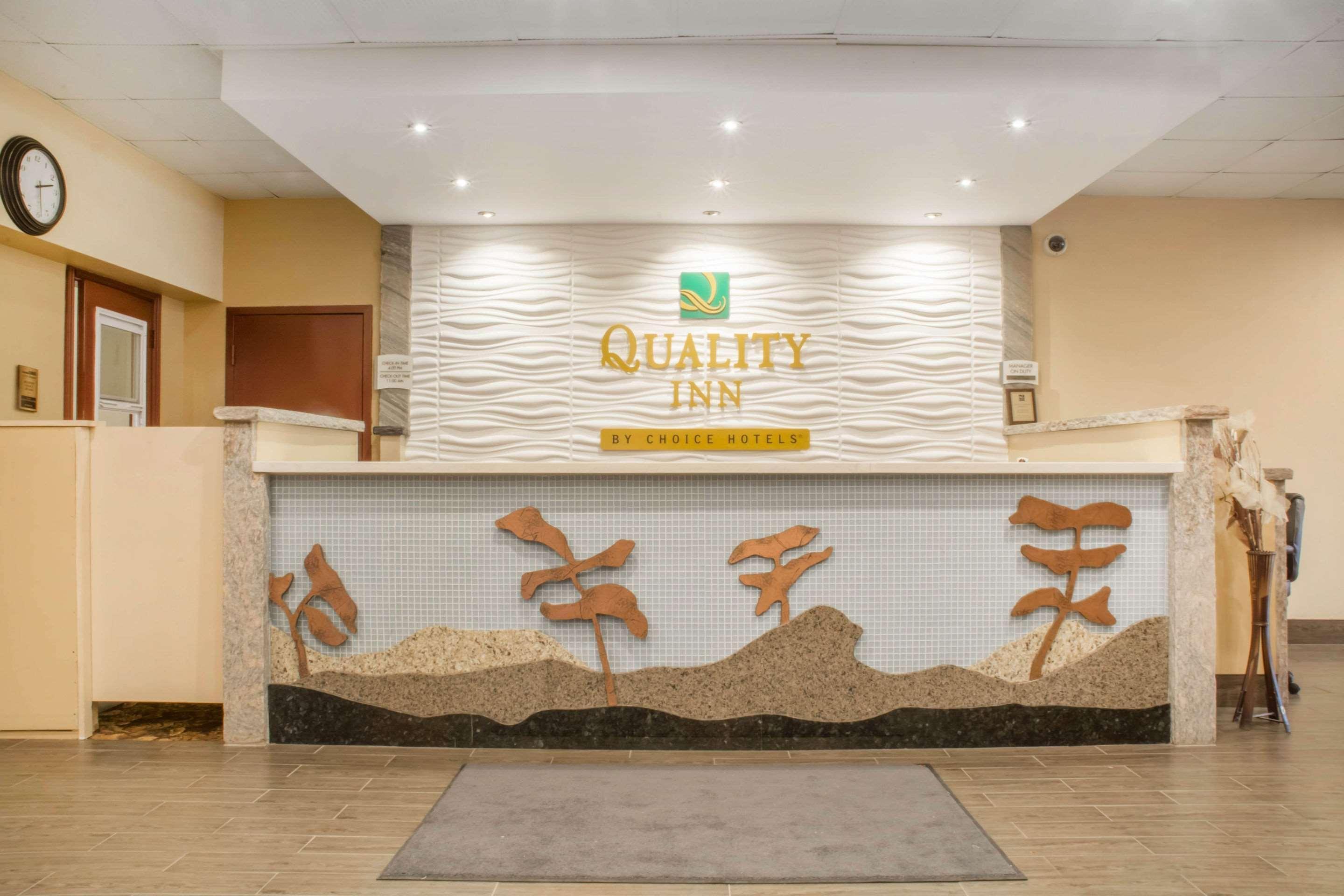 Quality Inn Bracebridge Exterior photo