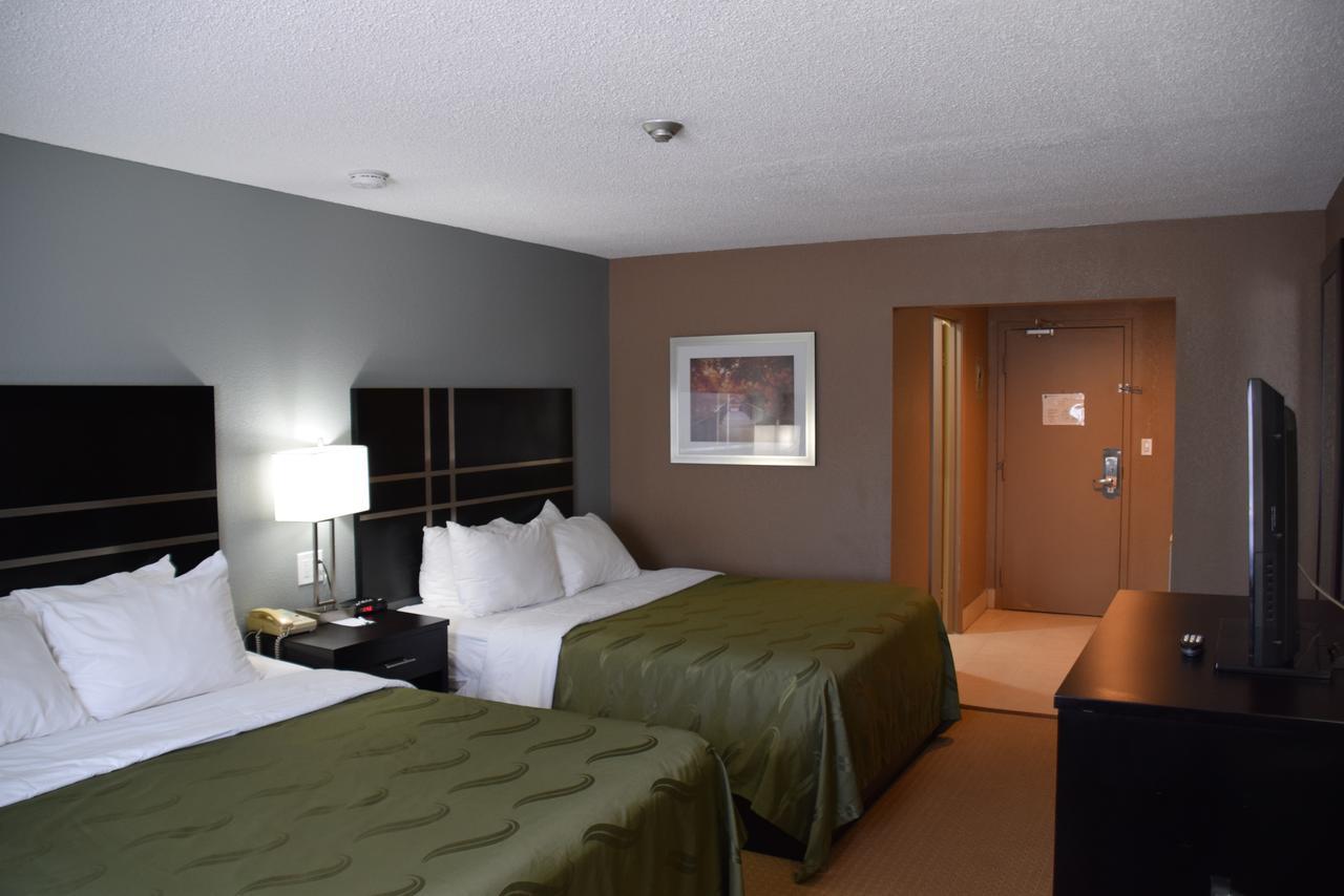 Quality Inn Bracebridge Exterior photo